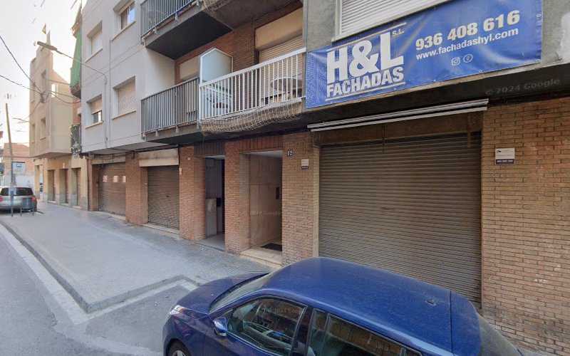 Fotografia tomada fuera de CARPINTERİA HNOS SALINAS - Ventana de aluminio en Sant Boi de Llobregat, Barcelona