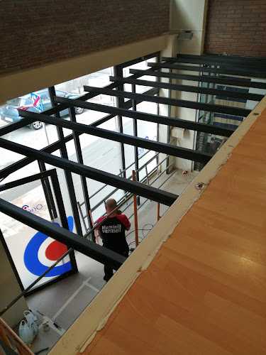 Fotografia tomada fuera de ALUMINIO VERMELL - Metal·listeria en Sant Boi de Llobregat, Barcelona
