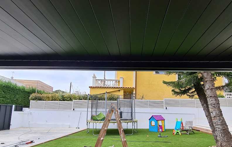 Fotografia tomada fuera de Cris Victoria - Metal·listeria en Sant Boi de Llobregat, Barcelona