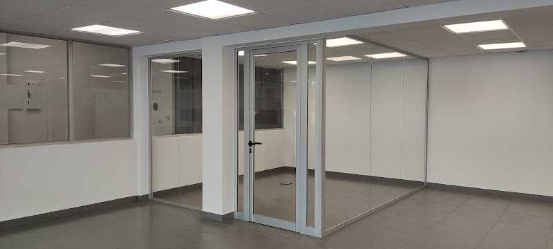 Fotografia tomada fuera de Cristalería Jaca S.L. - Carpintería metálica y de aluminio en Sant Boi de Llobregat, Barcelona