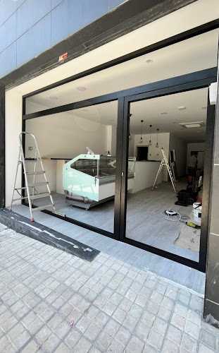 Fotografia tomada fuera de ALUMINIOS ALUCOPE S.L. - Carpintería metálica y de aluminio en Sant Boi de Llobregat, Barcelona