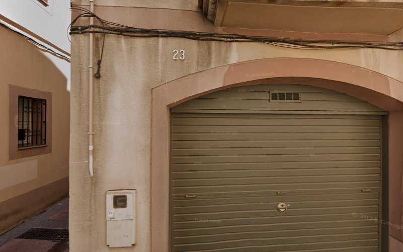 Fotografia tomada fuera de Alutex Sant Boi - Carpintería metálica y de aluminio en Sant Boi de Llobregat, Barcelona