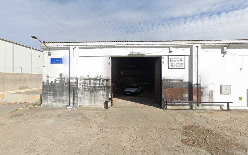 Fotografia tomada fuera de CARPINTERIA PEDRO LOPEZ - Carpintería en Sevilla, Sevilla