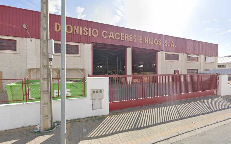 Fotografia tomada fuera de Dionisio Cáceres e Hijos, S. A - Carpintería en Sevilla, Sevilla