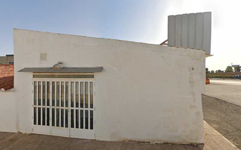 Fotografia tomada fuera de Carpintería metálica Chapi - Carpintería metálica y de aluminio en San Pedro del Pinatar, Murcia