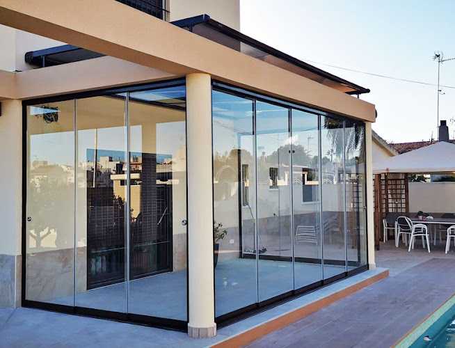 Fotografia tomada fuera de Esglass - Carpintería metálica y de aluminio en San Pedro del Pinatar, Murcia