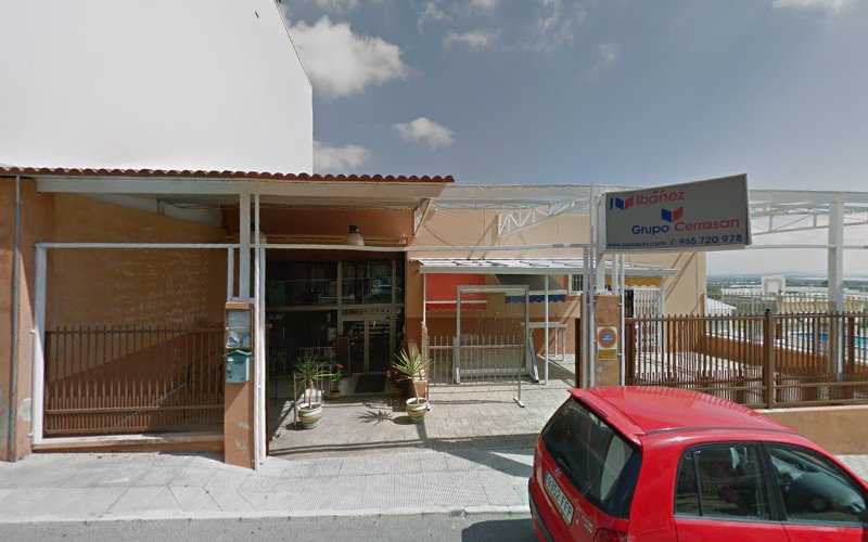 Fotografia tomada fuera de J Ibañez carpinteria de aluminio - Carpintería metálica y de aluminio en San Miguel de Salinas, Alicante