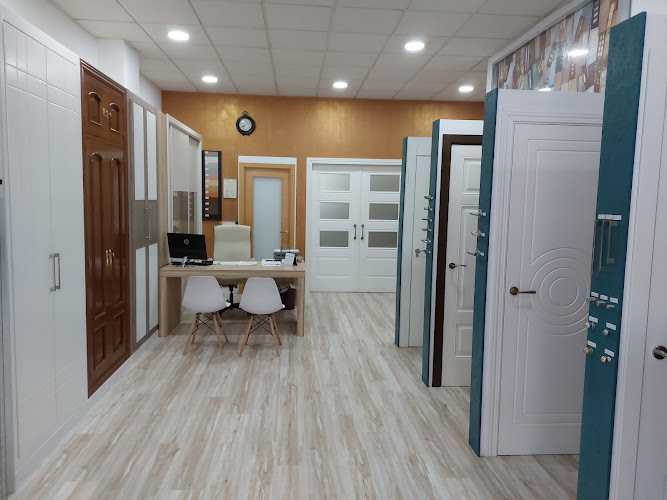 Fotografia tomada fuera de QB Puertas - Carpintero en Sevilla, Sevilla