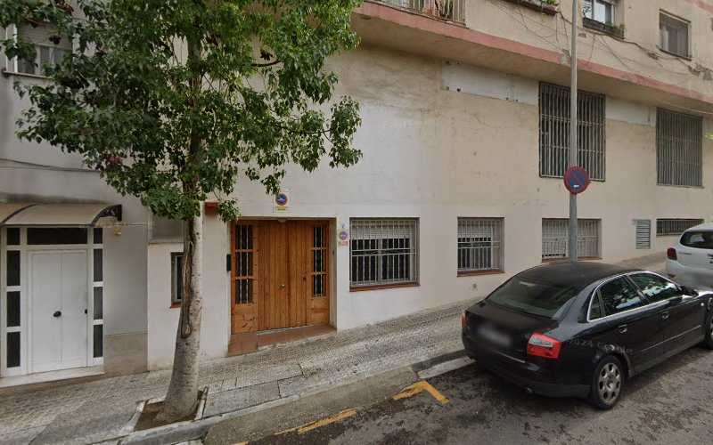 Fotografia tomada fuera de Carpintería Poveda - Carpintería metálica y de aluminio en Vilanova i la Geltrú, Barcelona