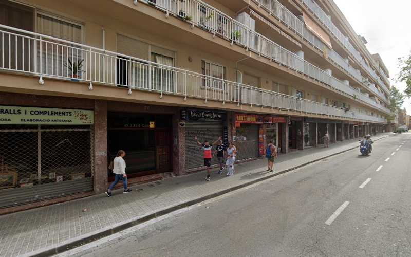 Fotografia tomada fuera de Aluminios del Garraf S C P - Metal·listeria en Vilanova i la Geltrú, Barcelona
