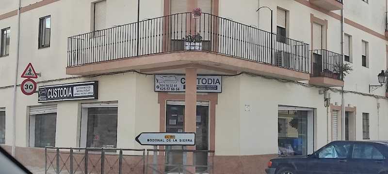 Fotografia tomada fuera de Muebles Custodia Delgado - Tienda de muebles en Valencia del Ventoso, Badajoz