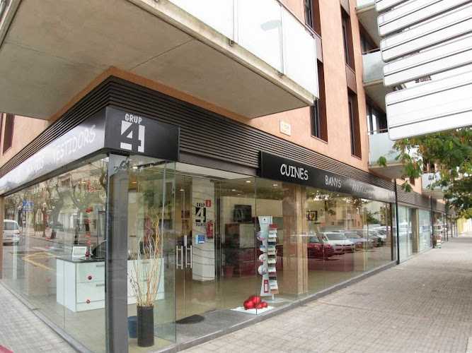 Fotografia tomada fuera de GRUP 4 COCINAS - Botiga de mobiliari de cuina en Torroella de Montgrí, Girona