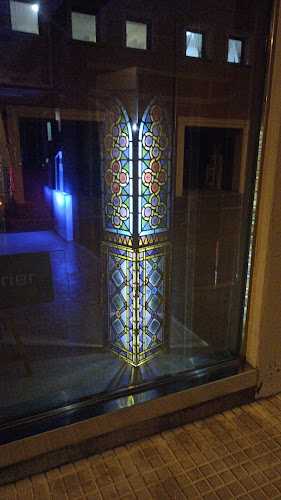 Fotografia tomada fuera de Cristales Torroella / El Vidrier - Botiga de vidre i miralls en Torroella de Montgrí, Girona