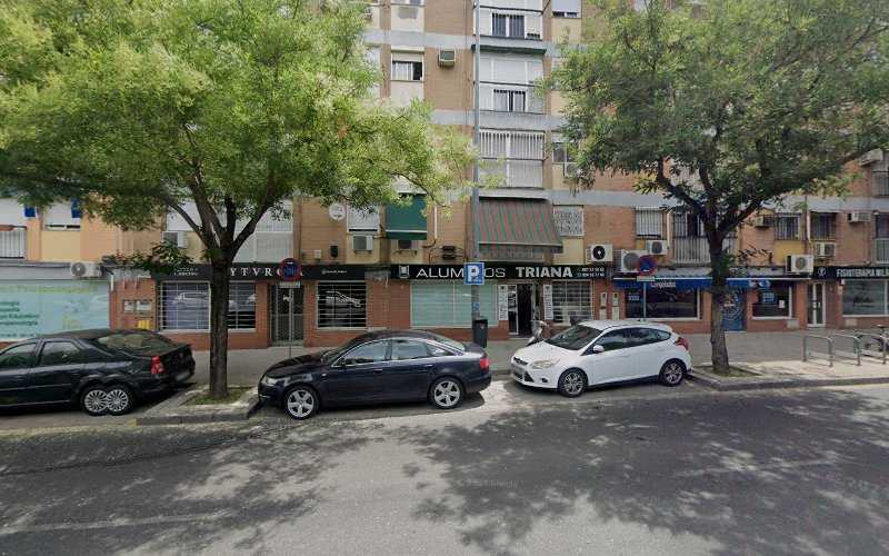 Fotografia tomada fuera de MANSICOS SOLUCIONES S.L. - Carpintería metálica y de aluminio en Sevilla, Sevilla