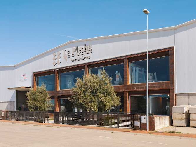 Fotografia tomada fuera de Cerámicas La Flecha S.L. - Proveedor de materiales de construcción en Villanubla, Valladolid
