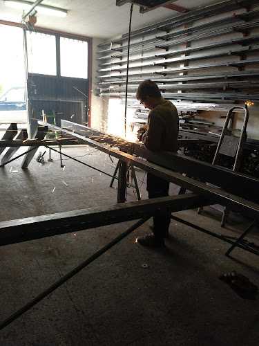 Fotografia tomada fuera de aluminios clemente - Carpintería metálica y de aluminio en Villamanta, Madrid