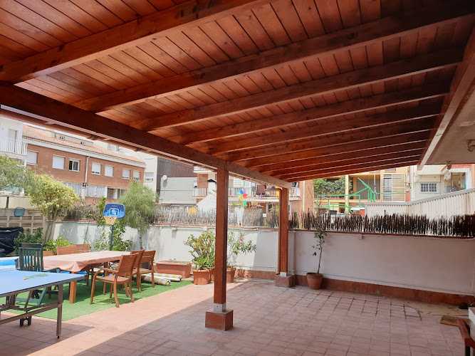 Fotografia tomada fuera de Més Fusta - Servicio de instalación de suelos de madera en Viladecans, Barcelona