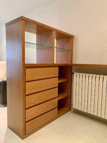 Fotografia tomada fuera de Fusteria San Millán Bonich SL - Tienda de armarios en Viladecans, Barcelona