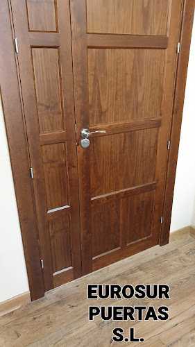Fotografia tomada fuera de PUERTAS EUROSUR S.L. (Distruidor Oficial Segurestil S.L.) - Carpintería en Sevilla, Sevilla