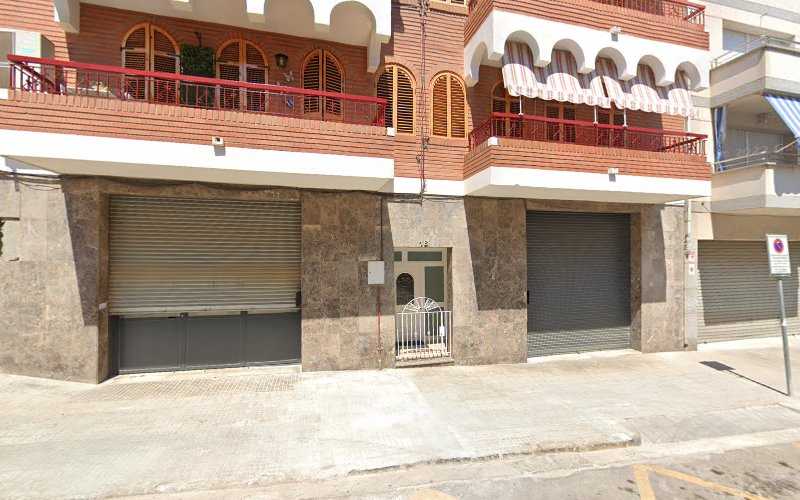 Fotografia tomada fuera de Un Mundo a Medida - Carpintería en Viladecans, Barcelona