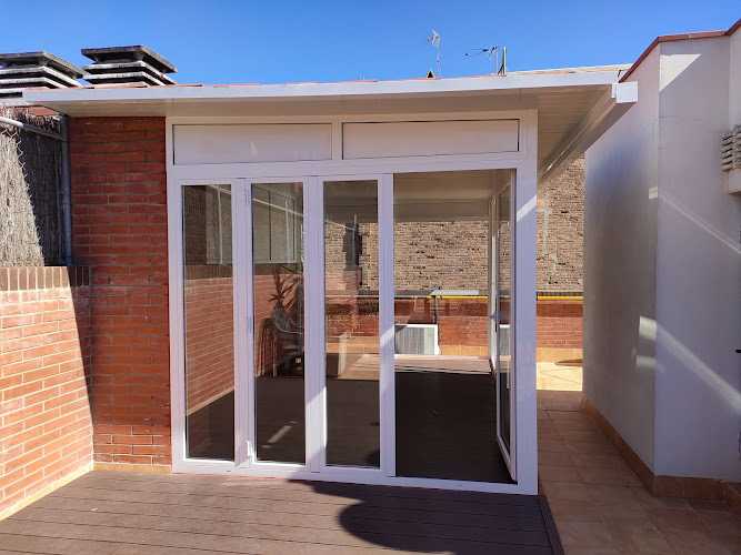 Fotografia tomada fuera de Carpintería Aluminio Barato - Carpintería metálica y de aluminio en Viladecans, Barcelona