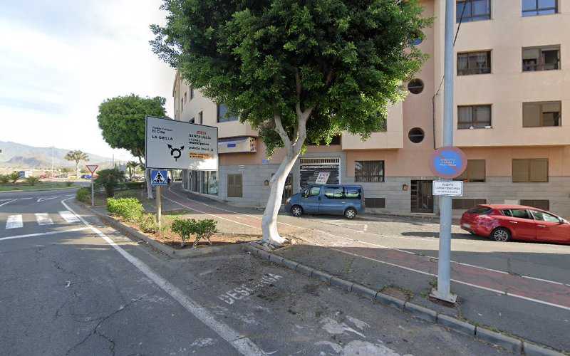 Fotografia tomada fuera de Macov - Carpintería en Vecindario, Las Palmas