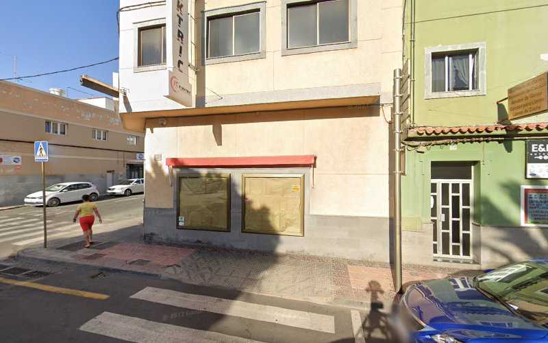 Fotografia tomada fuera de Replus Sede Vecindario - Carpintería en Vecindario, Las Palmas