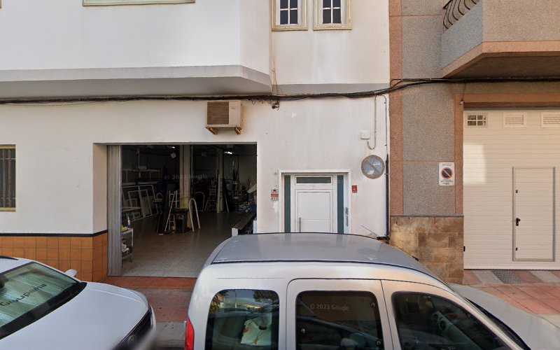 Fotografia tomada fuera de Aluminios Santana S.L. - Carpintería metálica y de aluminio en Vecindario, Las Palmas