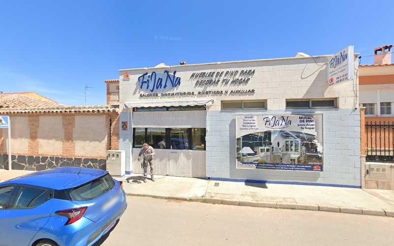 Fotografia tomada fuera de Muebles y Decoración Fijana - Carpintero en Valdepeñas, Ciudad Real