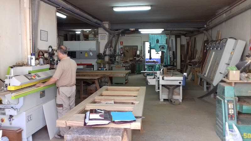 Fotografia tomada fuera de Carpintería Ruiz Mencheb - Tienda de armarios en Membrilla, Ciudad Real