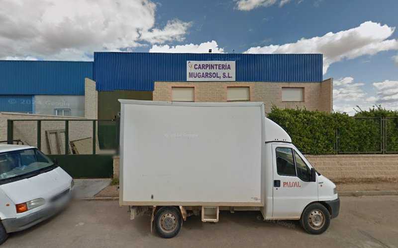 Fotografia tomada fuera de Mugarsol S.L. - Fábrica de muebles en La Solana,Ciudad Real, Ciudad Real