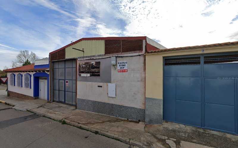 Fotografia tomada fuera de Metálicas García y Bolaños - Carpintería metálica y de aluminio en Valdepeñas, Ciudad Real