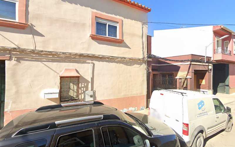 Fotografia tomada fuera de Construcciones Metálicas Juan Tomás - Carpintería metálica y de aluminio en Valdepeñas, Ciudad Real