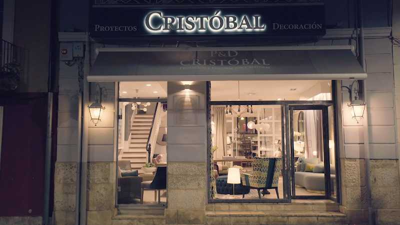 Fotografia tomada fuera de CRISTÓBAL PROYECTOS Y MUEBLES - Tienda de muebles en Aranda de Duero, Burgos