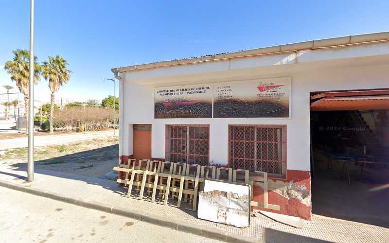 Fotografia tomada fuera de Joaquín Brando S L - Carpintería metálica y de aluminio en Archena, Murcia