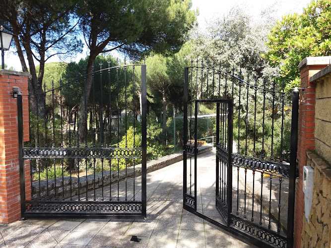 Lopera & Simon, S.L. - Carpintería metálica y de aluminio en Andújar, Jaén