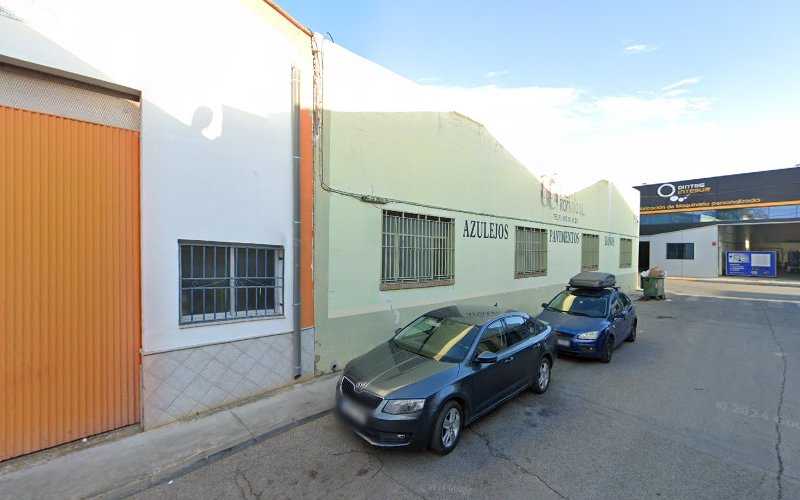 Fotografia tomada fuera de Alberto Simón Arias - Carpintería metálica y de aluminio en Andújar, Jaén