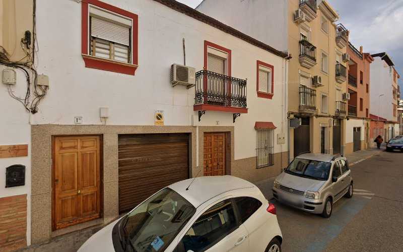 Fotografia tomada fuera de Palets De Madera - Carpintería en Andújar, Jaén