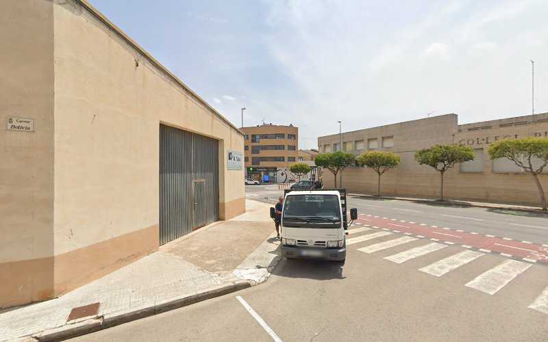 Fotografia tomada fuera de Muntatges d'Alumini Alberto Solà - Metal·listeria en Amposta, Tarragona