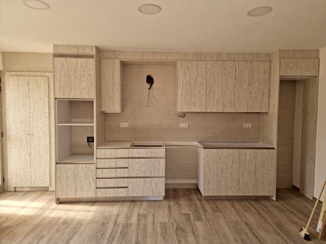 Fotografia tomada fuera de Fustería Ardit C. B. - Carpintero en Deltebre, Tarragona