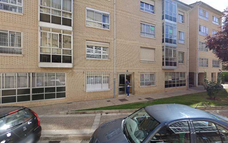 Fotografia tomada fuera de Aluminios la Bureba - Carpintería metálica y de aluminio en Briviesca, Burgos