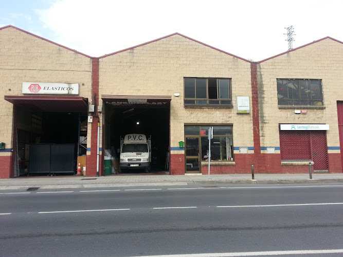Fotografia tomada fuera de Lankideplast - Fábrica de puertas en Erandio, Vizcaya
