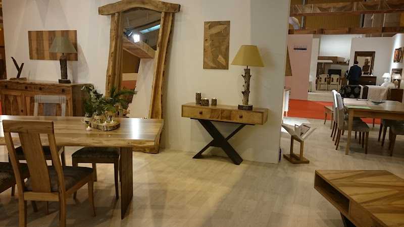 Fotografia tomada fuera de Muebles Comodal Almazán - Tienda de artículos para el hogar en Almazán, Soria