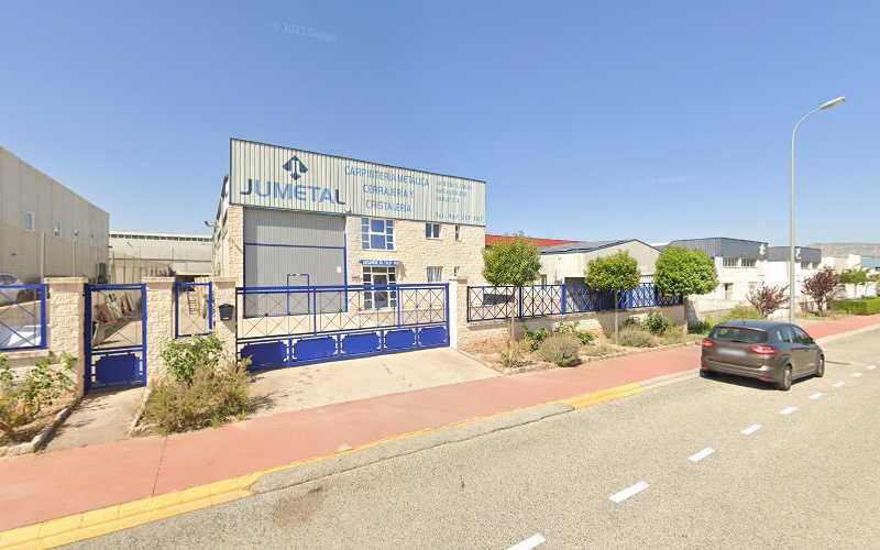 Fotografia tomada fuera de Carpinteria Metalica Y Cristalería Jumetal - Carpintería metálica y de aluminio en Almansa, Albacete