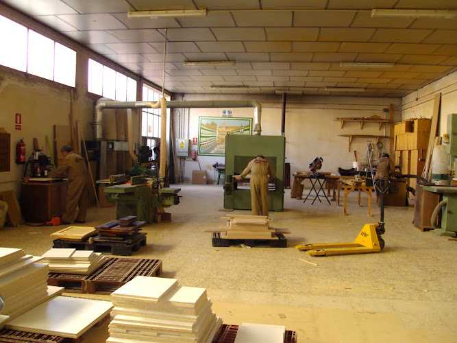 Fotografia tomada fuera de Carpintería y muebles Briñas - Carpintero en Almagro, Ciudad Real