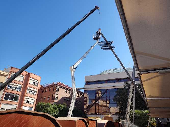 Fotografia tomada fuera de Estructuras Lorente ► Carpintería Metálica - Carpintería metálica y de aluminio en Murcia, Murcia