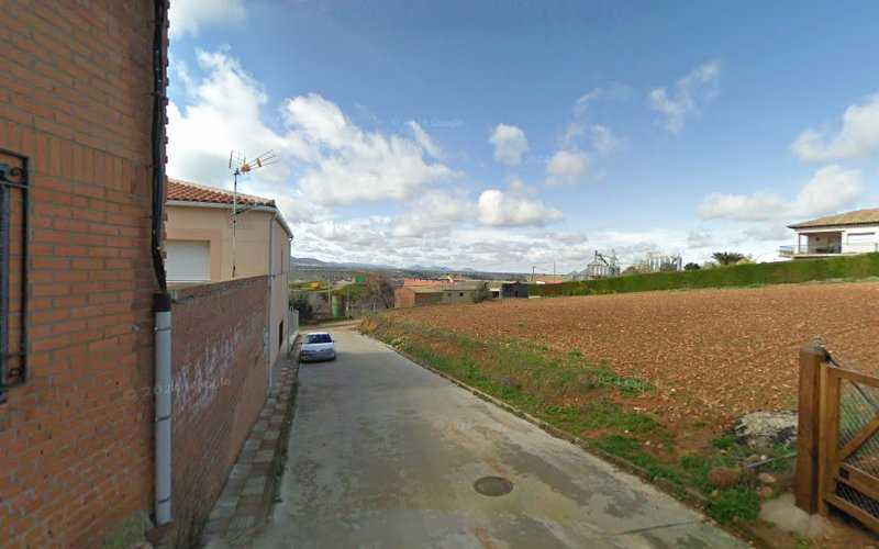 Fotografia tomada fuera de Cerrajería Javier Gómez - Locksmith en Los Navalucillos, Toledo