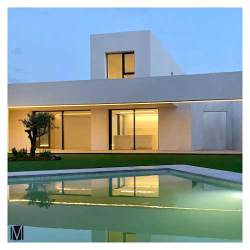 Fotografia tomada fuera de METALCRISMAR - Carpintería metálica y de aluminio en Llanera de Ranes, Valencia