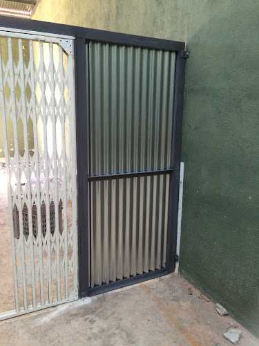 Fotografia tomada fuera de METÁLICOS BELLVER - Carpintería metálica y de aluminio en La Llosa de Ranes, Valencia