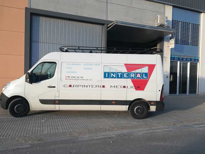 Fotografia tomada fuera de INTERAL - Carpintería metálica y de aluminio en La Pobla del Duc, Valencia